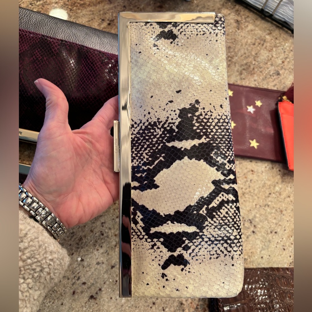 Free with purchase-Calvin Klein shoulder bag/clutch